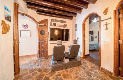 Antoneys Cay Cabina | Rat Pit Race Wing - 3 bedroom