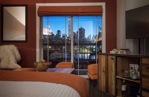 Hunters Point Hotel | Ravel Hotel Trademark Collection by Wyndham
