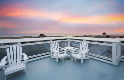 Fort Bragg Apartamento | Raven Room - Historic Weller House Water Tower