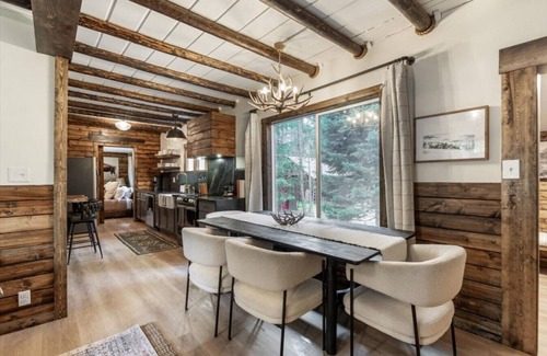 Island Park Cabina | Raven's Rest at Macks Inn | Hot Tub | 20 MI to YNP
