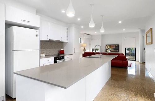 Geelong West Casa | Raven West I Geelong Corporate or Holiday