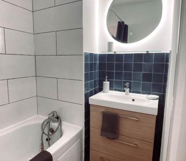 Giens Apartamento | Ravissant T1 avec jardinet proche de la mer