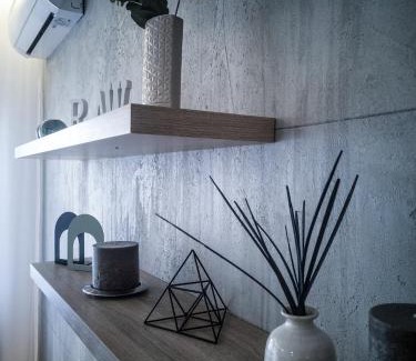 Subotica Apartamento | Raw Industrial City Apartment