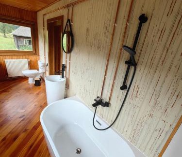 Tarlungeni Cabina | Raw Nature Cabin