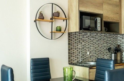 Rawai Apartamento | Rawai 206: Tropical Poolside Oasis