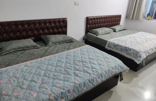 Narainkoti Cama Y Desayuno | Rawat Homestay