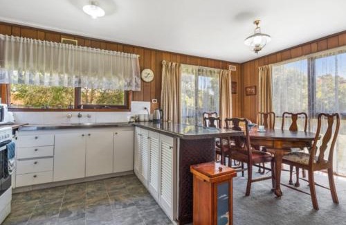 Tootgarook Casa | Raymond Coastal Cottage