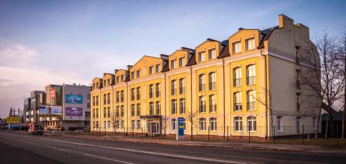 Darnyckyj Hotel | Raziotel Kyiv (Boryspilska)