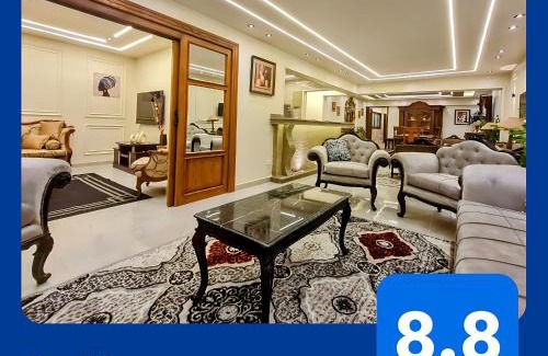 Al Duqqi Apartamento | RD Served Apartment 3-Bedroom Dokki - Ideal Location Downtown Cairo