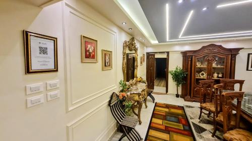 Al Duqqi Apartamento | RD Served Apartment 3-Bedroom Dokki - Ideal Location Downtown Cairo