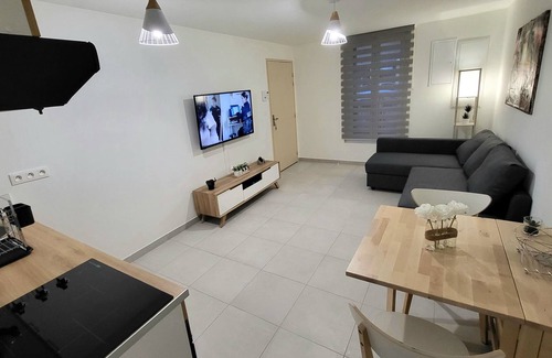 Loupian Apartamento | Apartamento en planta baja en el corazón del pueblo medieval