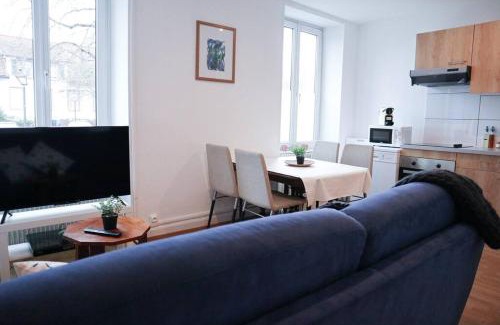Mulhouse Apartamento | RDC Parfait pour halte et séjour 2 chambres, tram-train, autoroute à proximité, parking gratuit