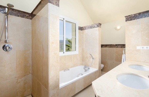 Istan Villa | RDR300 - Exceptional views from 5 bedroom villa with pool