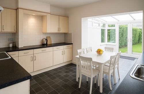 Reading Casa | Reading Centre Parking Sleeps 10