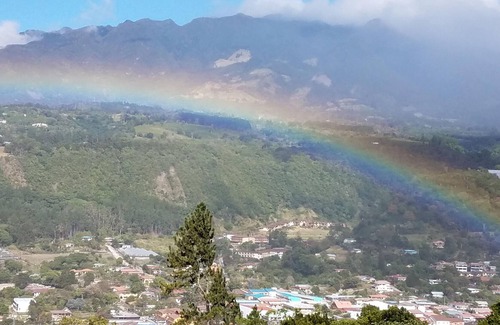 Boquete Casa | Listo para su estancia! En un hermoso entorno de montaña. Vista del Volcán Barú.