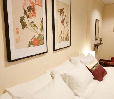 Thanon Phetchaburi Casa | Real Bangkok Guesthouse Private 3BR Home 3 Min to BTS Ratchathewi