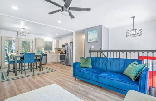 Church Street Casa | Realtor Red Door