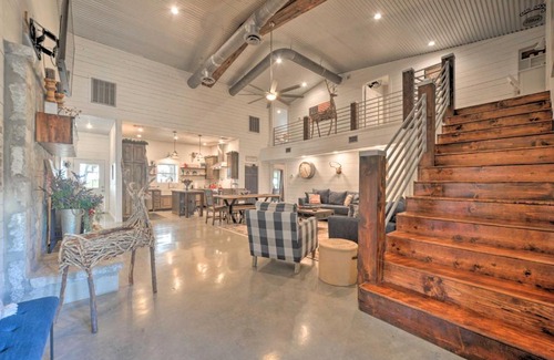 Kendalia Casa | Rebel Reindeer Ranch Retreat Outdoor Oasis