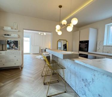 Arzheim Apartamento | Rebgold Suite - Luxury Living by Lisa