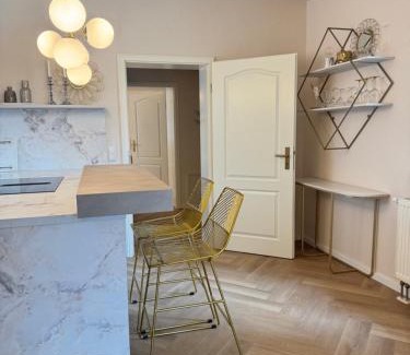 Arzheim Apartamento | Rebgold Suite - Luxury Living by Lisa