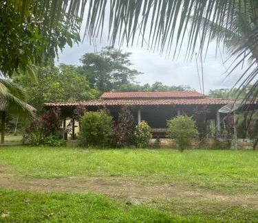 Carolina Casa | RECANTO DO SABIÁ