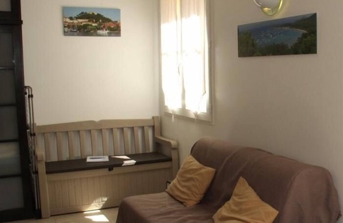 Porquerolles Apartamento | Apartamento reciente para 4 personas en Porquerolles. Vales de vacaciones.