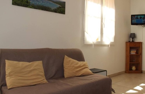 Porquerolles Apartamento | Apartamento reciente para 4 personas en Porquerolles. Vales de vacaciones.