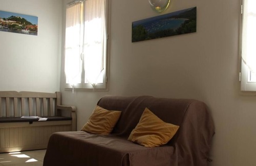 Porquerolles Apartamento | Apartamento reciente para 4 personas en Porquerolles. Vales de vacaciones.