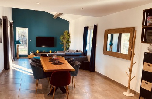 Labeaume Casa | Recent villa near Labeaume river