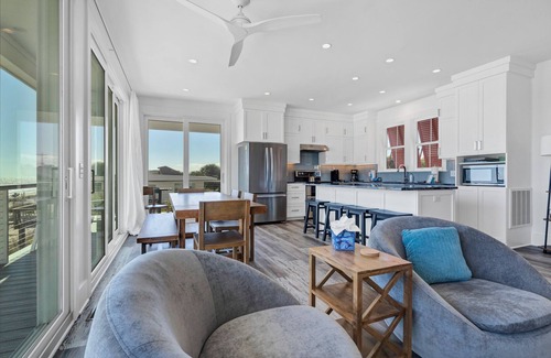 Edisto Island Casa | RECENTLY BUILT 4 Bedroom, 4 1/2 bath home with Luggage Lift, Oceanfront
