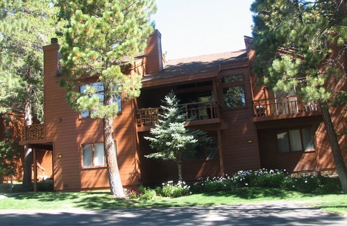Mammoth Lakes Casa | Casa de pueblo recientemente remodelada: fácil acceso a esquí / senderismo, tiendas y restaurantes