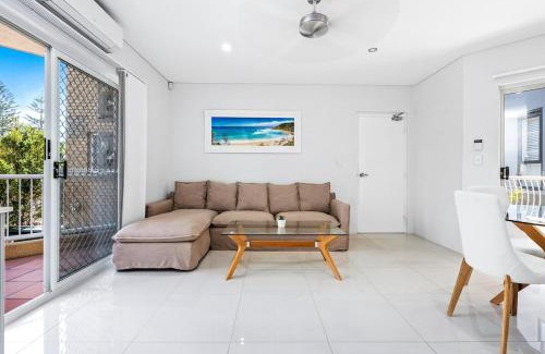 Broadbeach Apartamento | Recently Renovated & Exclusively Furnished BEACH