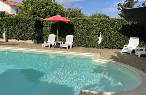 Saint-Valerien Cabaña | Recently renovated cottage in the quiet village of St Valerien