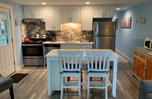 Provincetown Condominio | SUNNY SPACIOUS 2 DORMITORIOS CONDOMINIO Y ESTACIONAMIENTO EN LA CALLE,