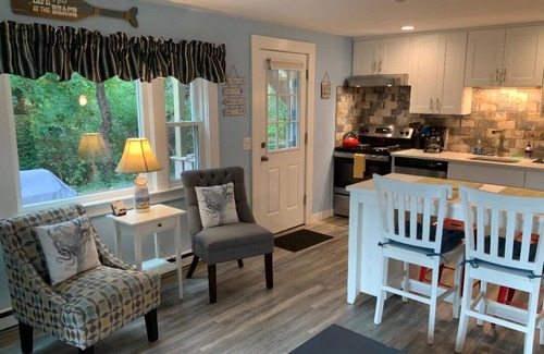 Provincetown Condominio | SUNNY SPACIOUS 2 DORMITORIOS CONDOMINIO Y ESTACIONAMIENTO EN LA CALLE,
