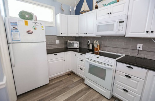 Ocean Sands Condominio | Recently Updated 2 BR Oceanside Condo w/Community Pool