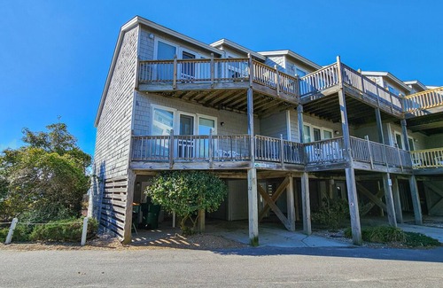 Ocean Sands Condominio | Recently Updated 2 BR Oceanside Condo w/Community Pool