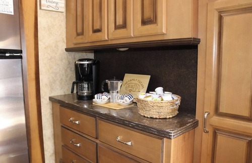 River Ranch Casa | Reconnect with nature at this amazing escape! Welcome to our RV in River Ranch!