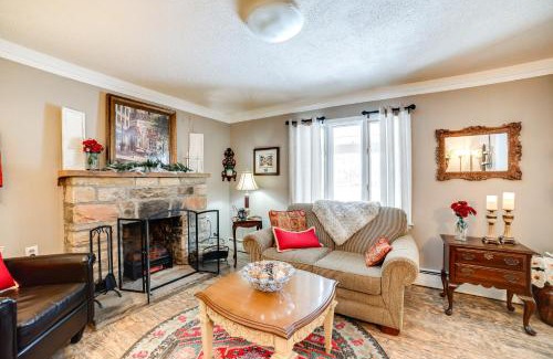 Gray Casa | Rector Home with Hot Tub about 6 Mi to Ligonier!