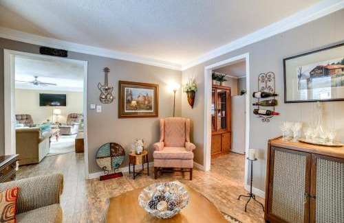 Gray Casa | Rector Home with Hot Tub about 6 Mi to Ligonier!