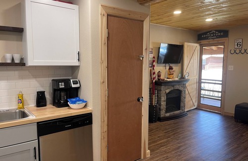 Red River Cabina | Red and Blue 4 U with High Speed Wifi