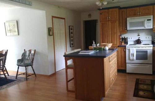 Red Bay Casa | Red Bay Beach Cottage Rental, ON