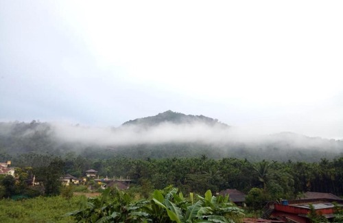 Samse Casa | Red Castle Homestay Kuduremukha