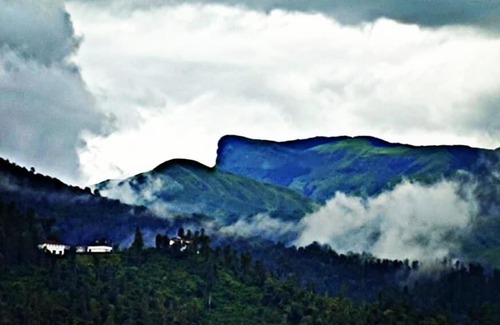 Samse Casa | Red Castle Homestay Kuduremukha