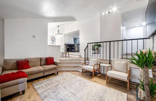 Arrowhead Villas Casa | Red Cottage Charmer