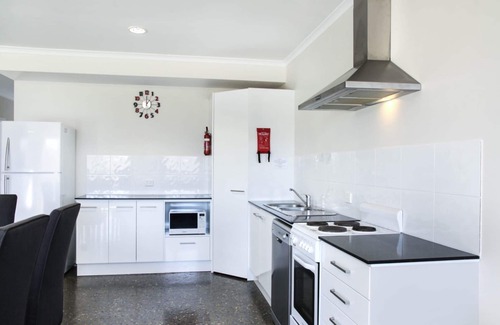 Melville Apartamento | Red Door Retreat - Dog Friendly - Winter off peak special!