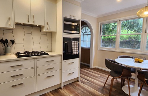 Warburton Casa | Red Gum and Stone Holiday Home