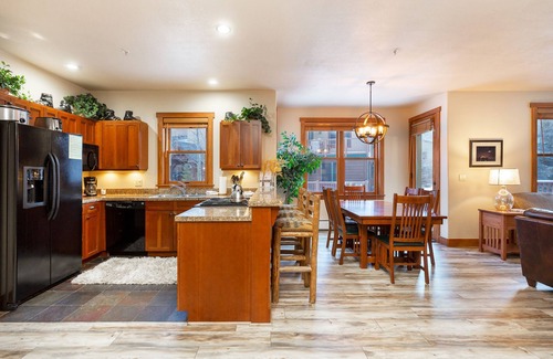 Keystone Condominio | Red Hawk Townhomes by Summit County Mountain Retreats
