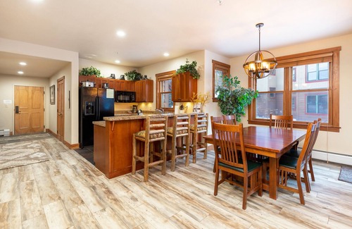 Keystone Condominio | Red Hawk Townhomes by Summit County Mountain Retreats