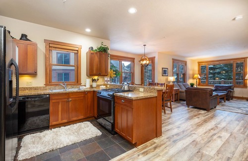 Keystone Condominio | Red Hawk Townhomes by Summit County Mountain Retreats